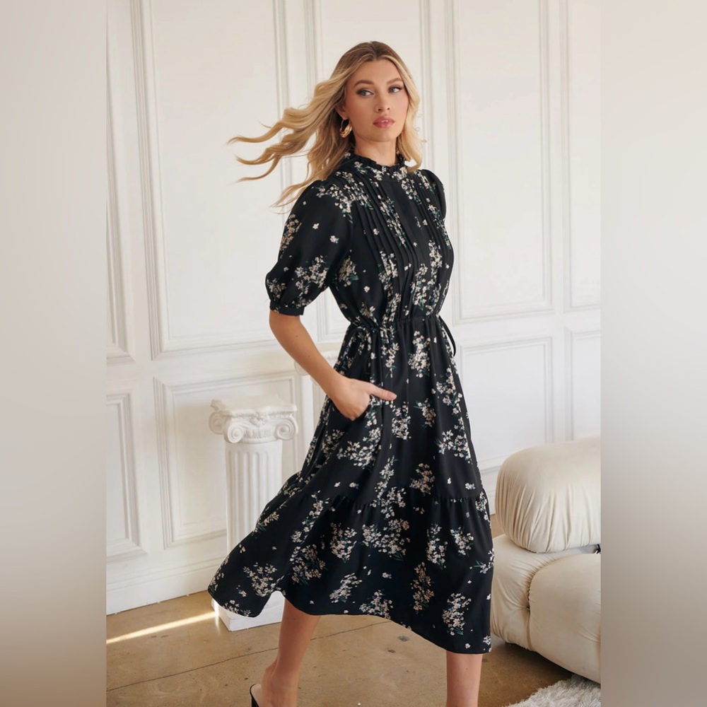 Woman’s dress Magnol Floral Pleated MIDI Dress